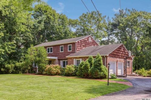 5 Carol Ct, Huntington Station, NY 11746-5210