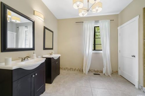 37 Fox Hill Rd, Tuxedo Park NY  10987-4227 exterior