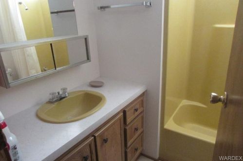 2050 Diamond Dr, Bullhead City AZ  86442-5439 exterior