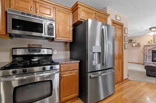 1158 101 St, Kenosha WI 53158-4034 exterior