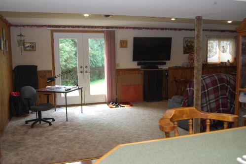 711 Harrison Ct, West Bend WI  53090-1800 exterior