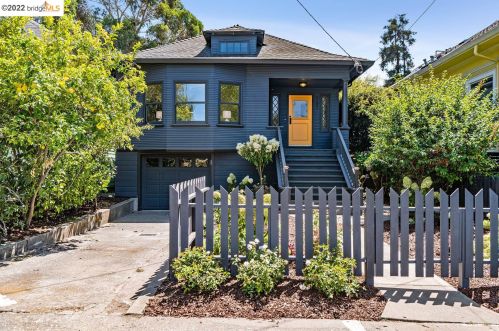 737 61st St, Oakland CA  94609-1207 exterior