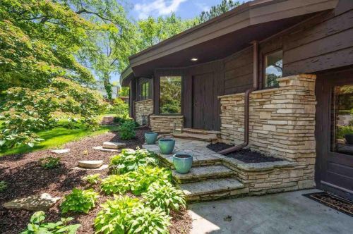 141 Rosemont Dr, Green Bay, WI 54301-2612