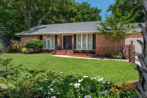 521 Center St, Mount Pleasant SC  29464-5006 exterior