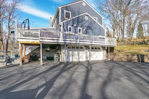 15 Ridge Rd, Cornwall, NY 12518-1608