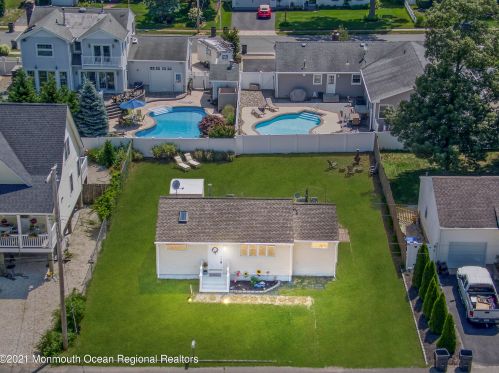 22 Lagoon Dr, Bricktown, NJ 08723-5785