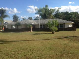 5115 Pina Vista Dr, Melbourne, FL 32934-7896