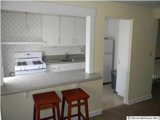 172 Manor Dr, Tinton Falls NJ  07701-2456 exterior