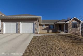 810 Greenwood Hills Dr, Adel, IA 50003-2065