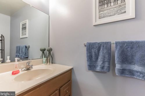 17 Yorktown Ct, Blue Bell PA 19422-2521 exterior