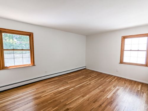 17 Torwood Ct, Huntington Station NY  11746-3811 exterior