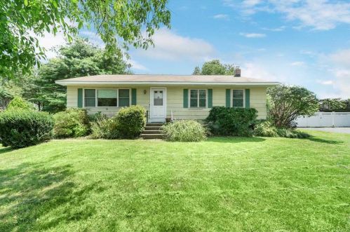 94 Blumel Rd, Middletown, NY 10941-1202