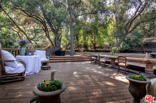 21658 Encina Rd, Topanga CA  90290-3524 exterior