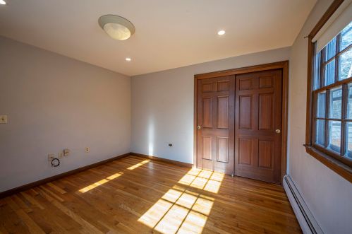 27 Cabot Dr, Nashua NH 03064-1630 exterior