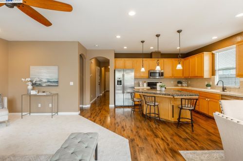 1169 Syracuse Ln, Manteca CA  95336-2990 exterior