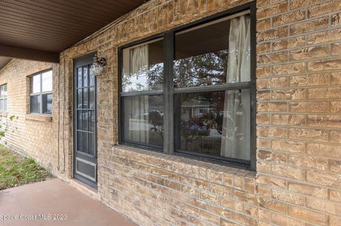 135 Hilltop Dr, Titusville, FL 32796-4602