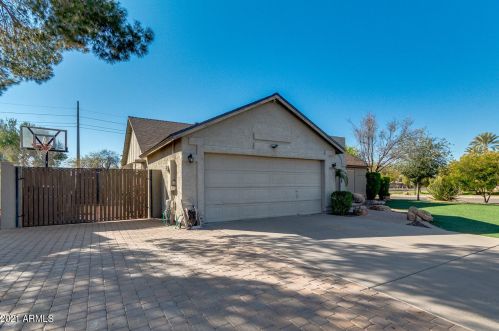 636 Entrada St, Chandler, AZ 85226-2203