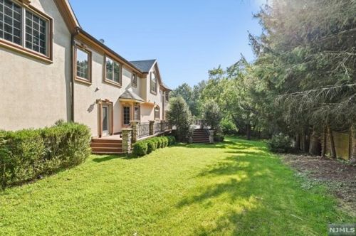 322 Water View Dr, Franklin Lakes, NJ 07417-2954