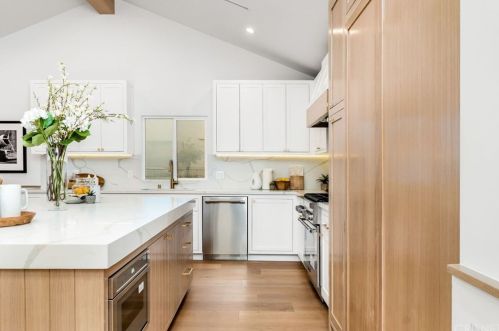 5465 Saloma Ave, Van Nuys CA  91411-3643 exterior