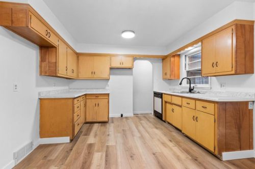 1159 Gross Ave, Green Bay, WI 54304-2555