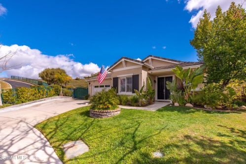 3490 Pine View Dr, Simi Valley, CA 93065-7243