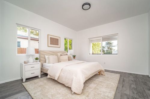 137 Altadena Dr, Altadena CA  91001-5104 exterior