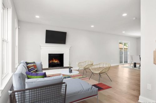 17 Belltown Rd, Stamford, CT 06905-3748