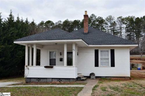 45 Lawrence St, Lyman, SC 29365-1610