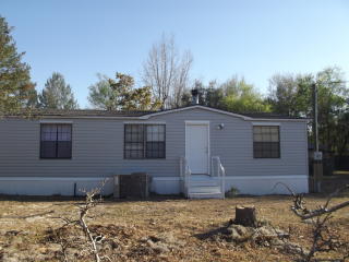 121 Lynnwood Ave, Interlachen, FL 32148-7338