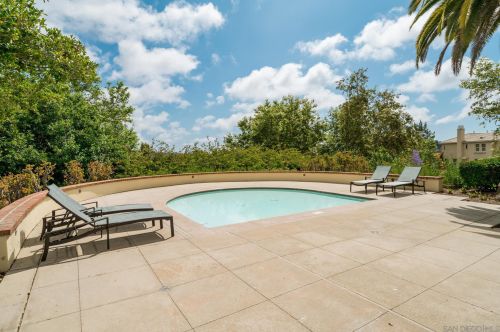 6962 Feldspar Pl, Carlsbad CA  92009-5212 exterior