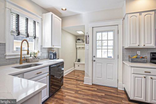 33 Vassar Rd, Camden NJ  08106-1623 exterior