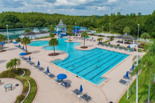 19018 Fishermans Bend Dr, Lutz FL  33558-9753 exterior