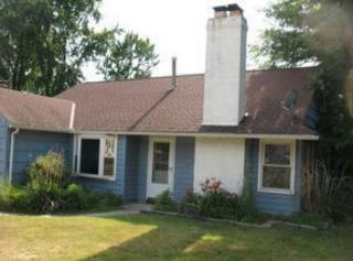 254 Beeler Dr, Berea, OH 44017-1439