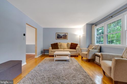 1200 Arundel Dr, Wilmington, DE 19808-2137