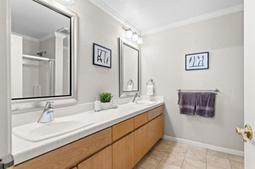 464 Upland Rd, Redwood City CA  94062-2826 exterior