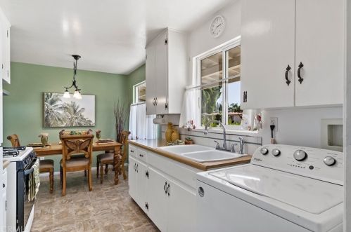 6815 Mantova St, Long Beach, CA 90815-4916