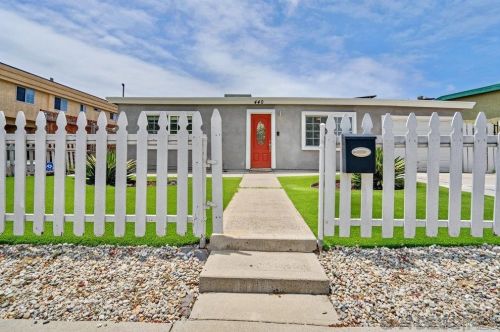 440 Hoitt St, San Diego, CA 92102-3135