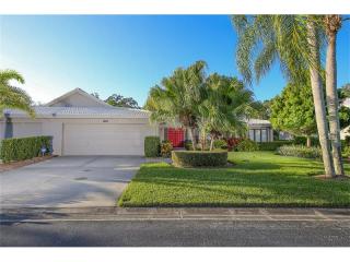 3880 Wilshire Cir, Sarasota, FL 34238-2559