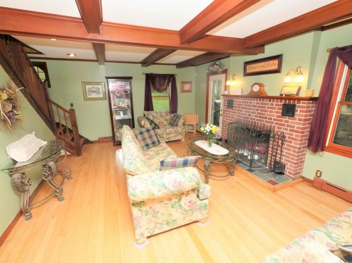 8 Old Rocky Point Rd, Miller Place NY  11764-2025 exterior