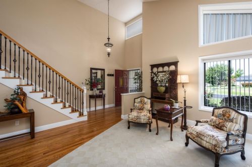 310 Equine Pl, Santa Rosa, CA 95401-0802