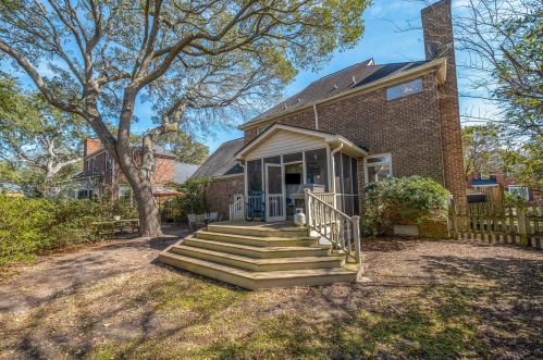 1328 Southlake Dr, Mount Pleasant SC  29464-7441 exterior