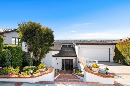 1031 Kings Rd, Newport Beach, CA 92663-5008