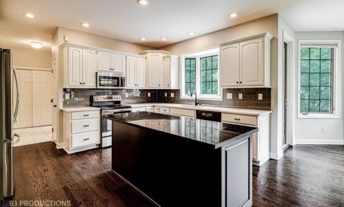 2001 William Dr, Valpo IN  46385-8173 exterior