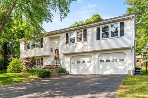 58 Jones Rd, Hopedale, MA 01747-1112