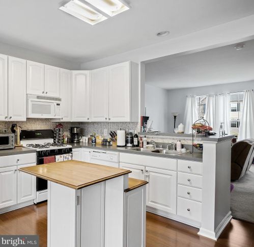 129 South Ave, Swedesboro NJ  08085-1693 exterior