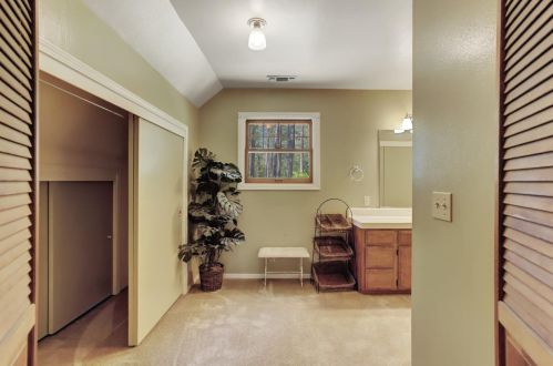 13580 Green Ln, Grass Valley, CA 95945-8881