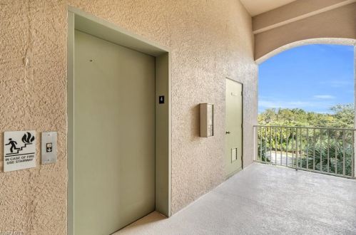 3820 Sawgrass Way, Naples FL  34112-3414 exterior