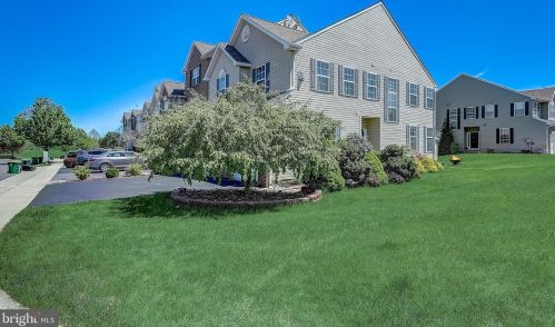 5547 Spring Ridge Dr, Macungie, PA 18062-9569