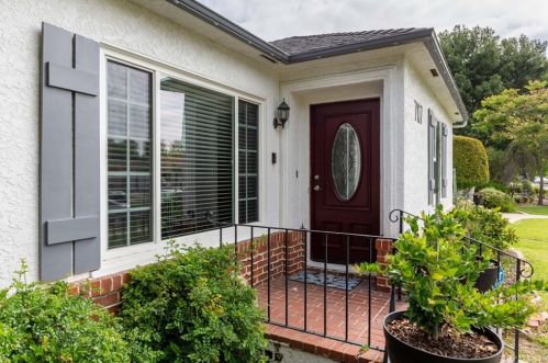 707 Marshall Pl, Long Beach, CA 90807-2925