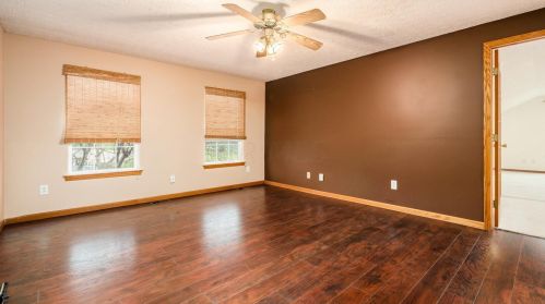 550 Spring Valley Dr, Zanesville OH  43701-0805 exterior